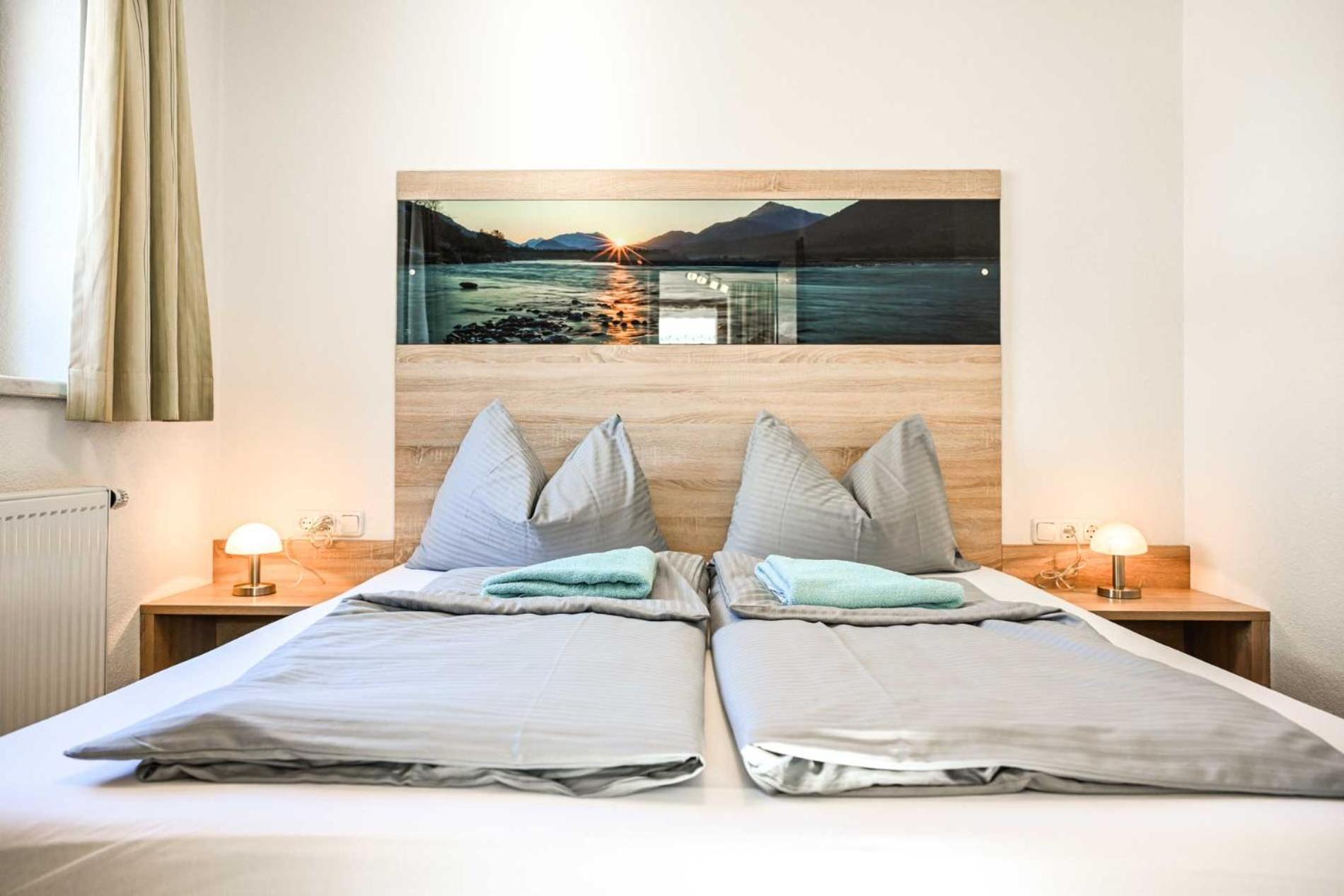 Appartements Schwarzer Adler Elbigenalp Exterior photo